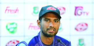 কোভিড প্রোটকলে মুশফিকের বাদ পড়ায় হতাশ মাহমুদউল্লাহ